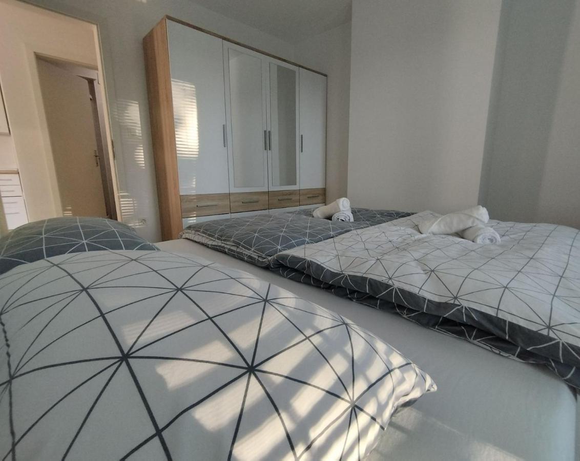 Apartment Sanya #3 Ljubljana Exteriör bild